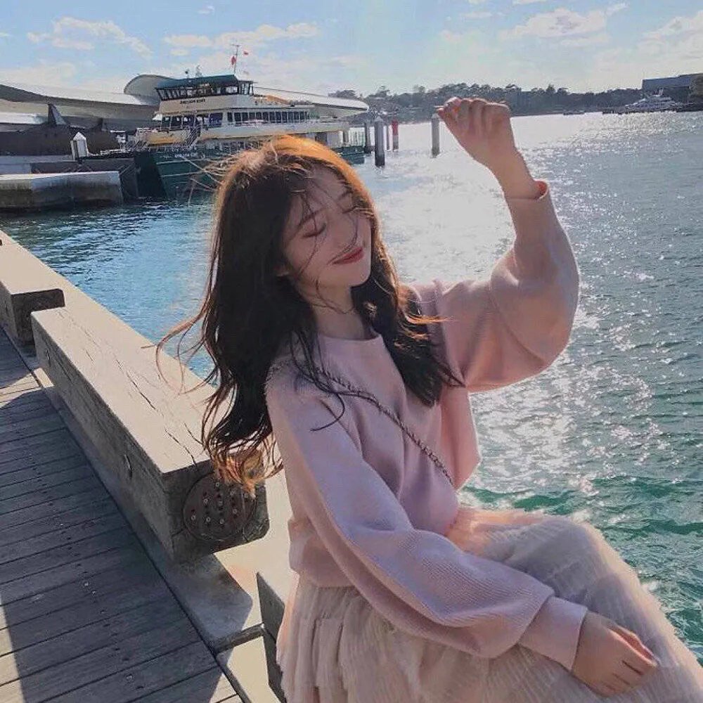 天体尤物海报